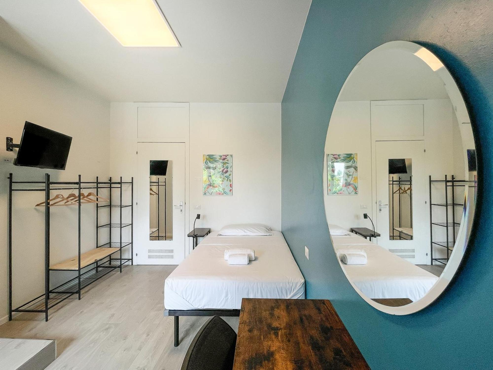 Rrrapido Colorful Rooms - Assago Exterior photo